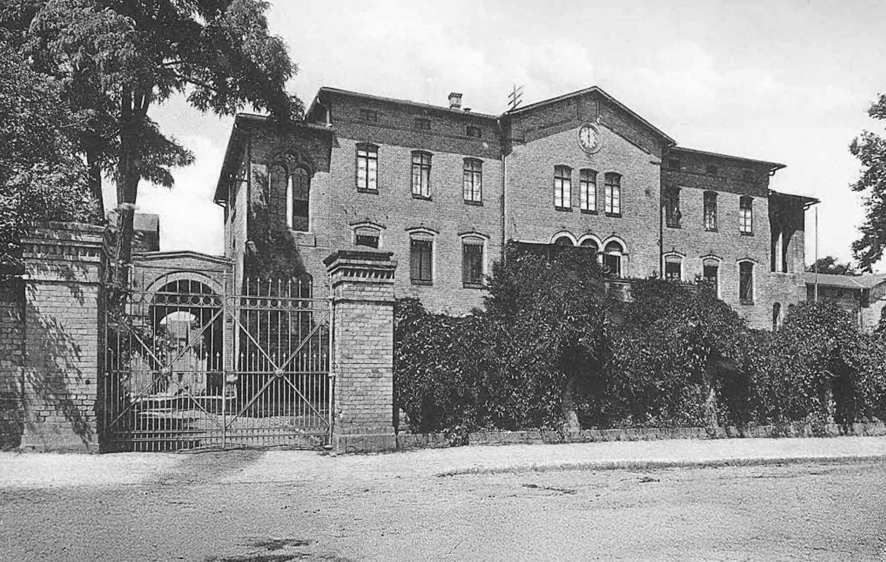 Heilanstalt Bernburg (um 1900). Quelle: Stadtarchiv Bernburg, Bild 09p-000485, um 1900