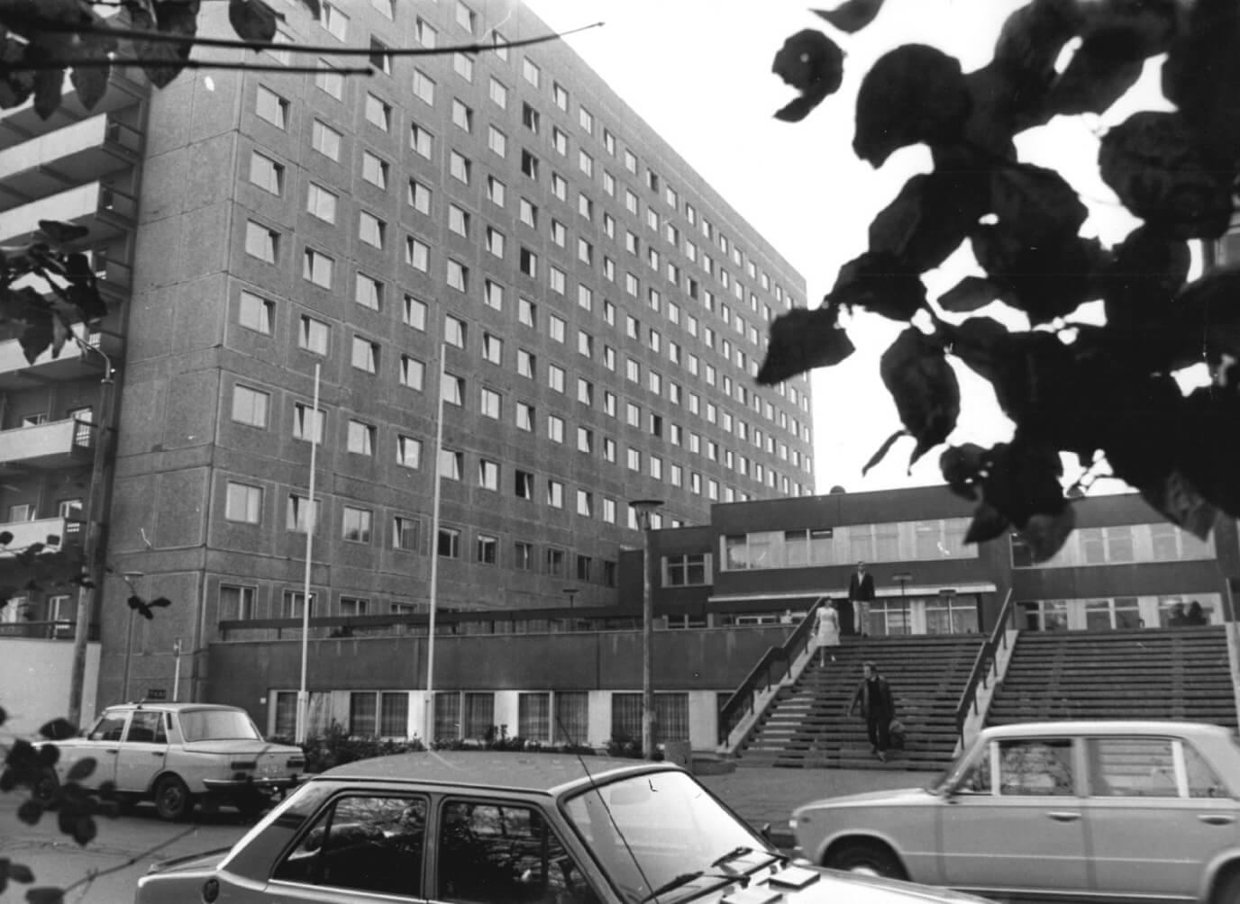 Das neue Bettenhaus an der Universitätsklinik Leipzig 1984, Quelle: BArch, Bild 183-1984-1127-006.