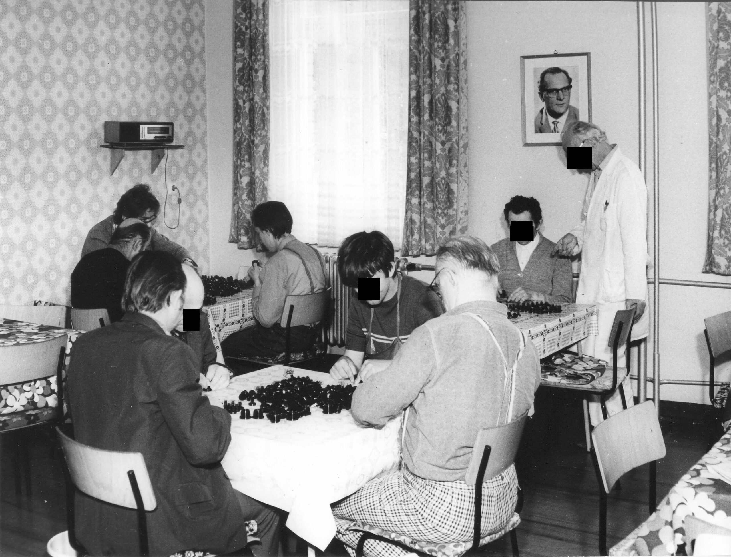 Arbeitstherapie in Leipzig-Dösen, 1970er Jahre, Quelle: Sächsisches Psychiatriemuseum Leipzig.