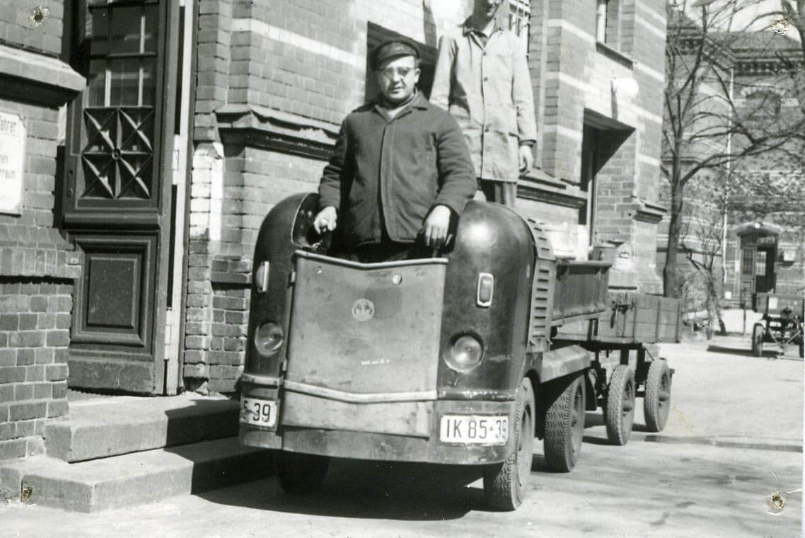 Hol- und Bringedienst (1980). Dieselkarre DK2004. Quelle: KEH Historisches Archiv Krankenhaus Königin Elisabeth Herzberge.