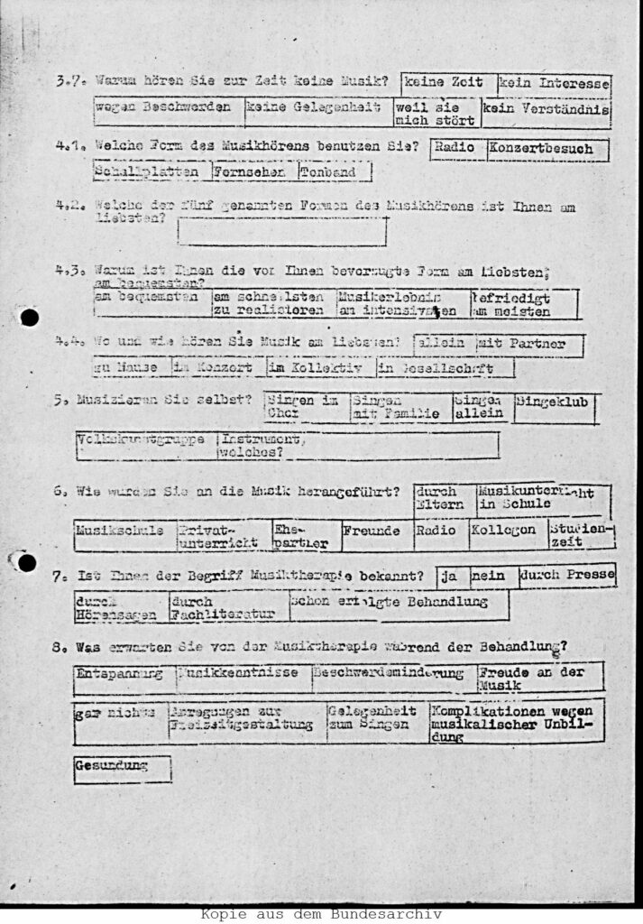 (1) Fragebogen zum Musikverhalten. BArch, DQ 123Schrägstrich.